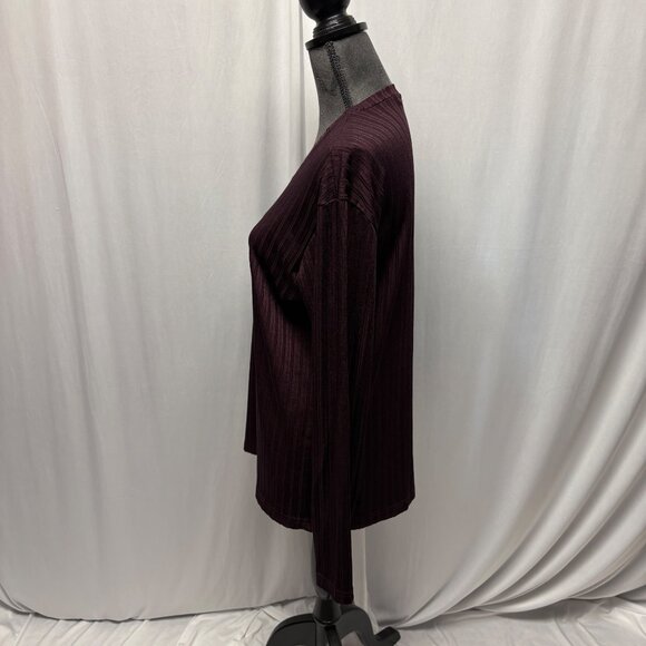 Iz It U Long Sleeve Ribbed V-Neck Shirt Mens Size Medium Deep Burgundy Top - Picture 8 of 10